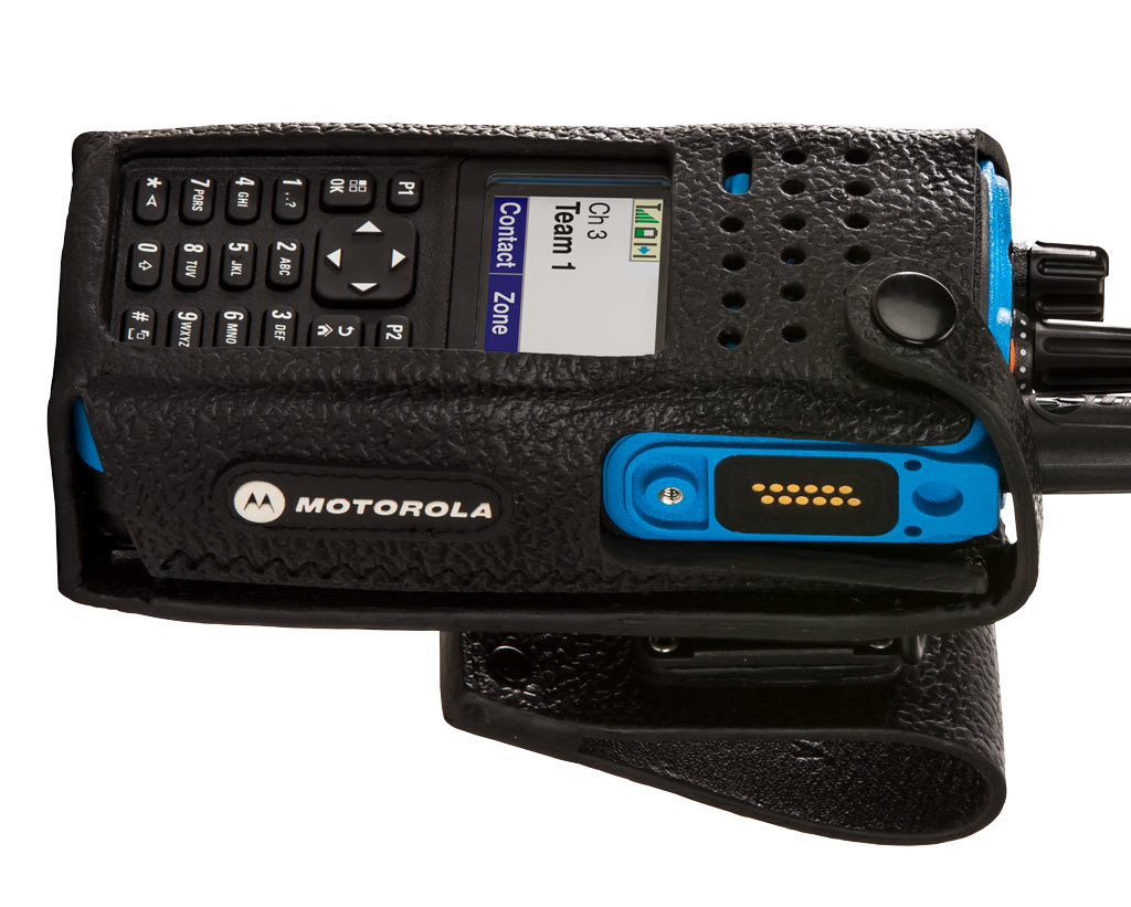 Motorola Feste Ledertasche mit 2.5 Zoll breiter und drehbarer Gürtelschlaufe für Funkgeräte mit Display PMLN6097A